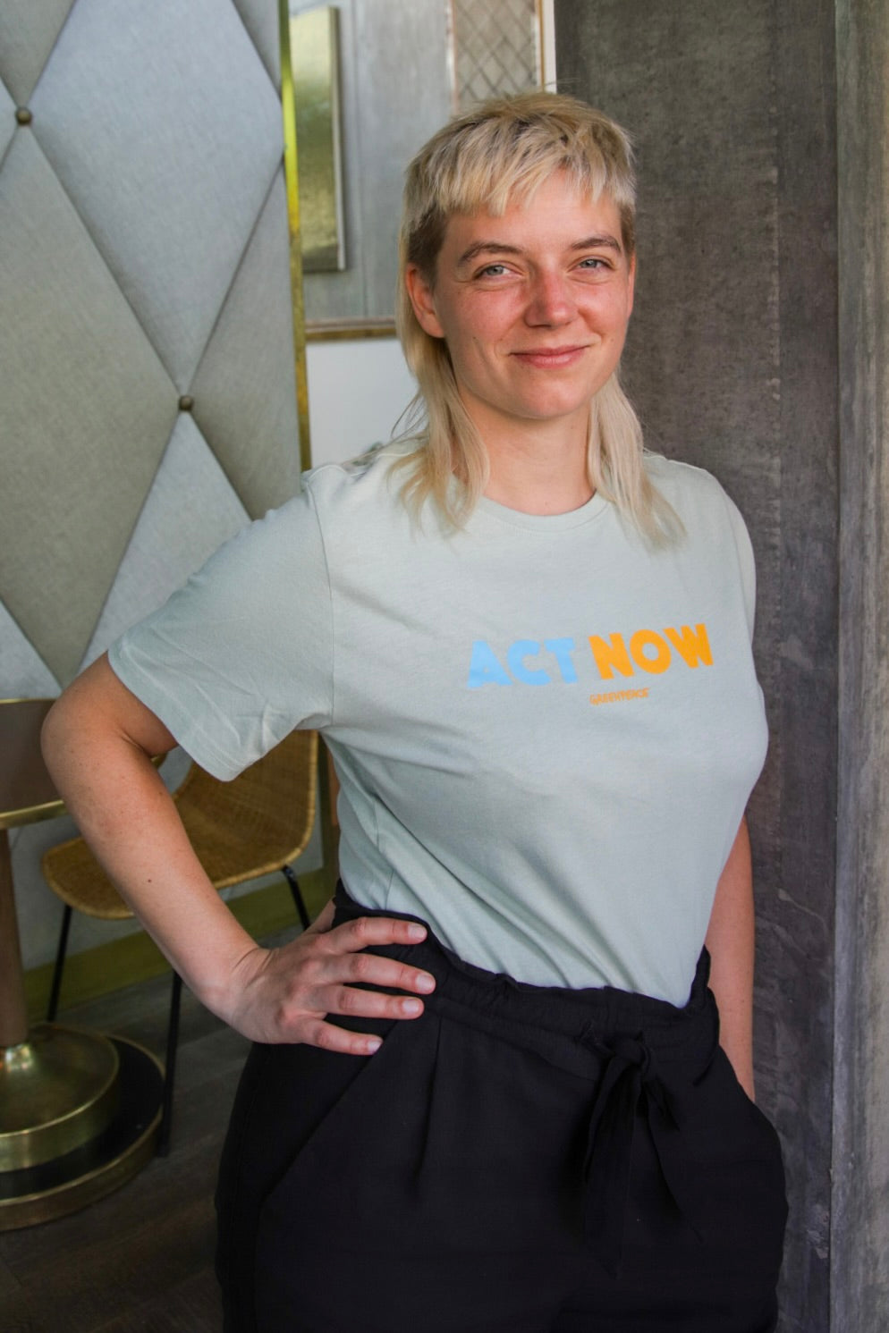 Unisex T-Shirt "Act Now" mattgrün