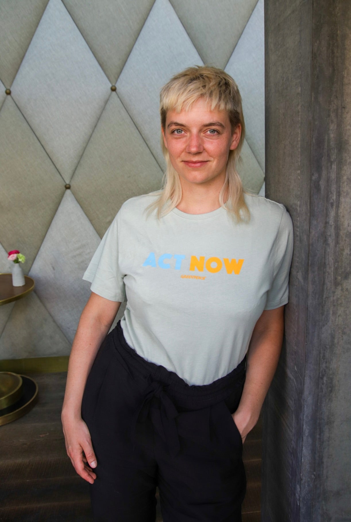 Unisex T-Shirt "Act Now" mattgrün