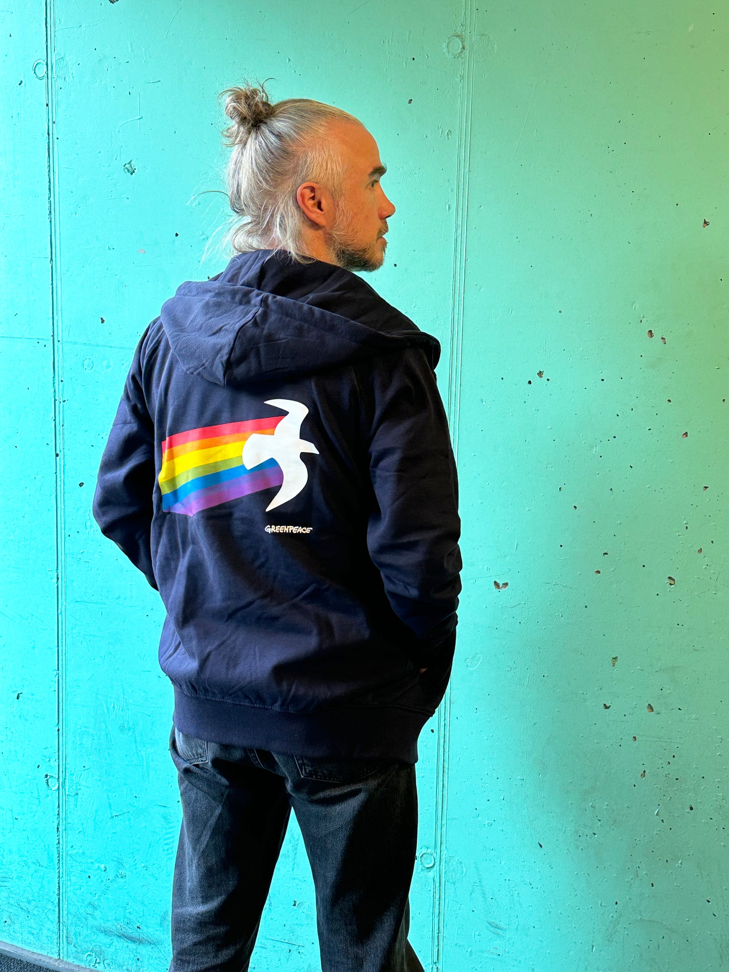 Unisex Zip-Hoodie "Rainbow Warrior" marineblau.