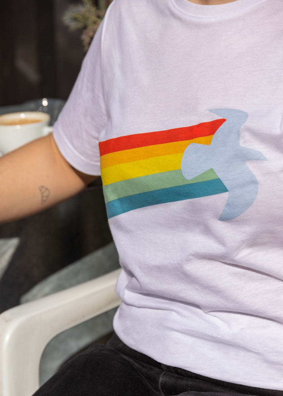Unisex T-Shirt "Rainbow Warrior" Friedenstaube weiss