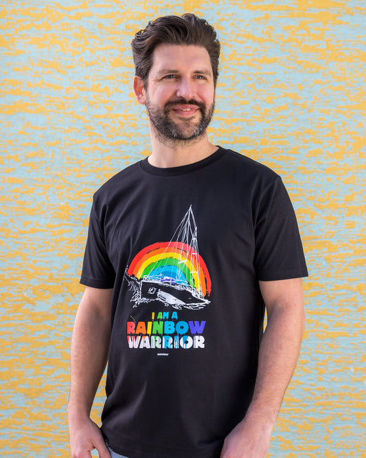 Unisex T-Shirt "I am a rainbow warrior" schwarz