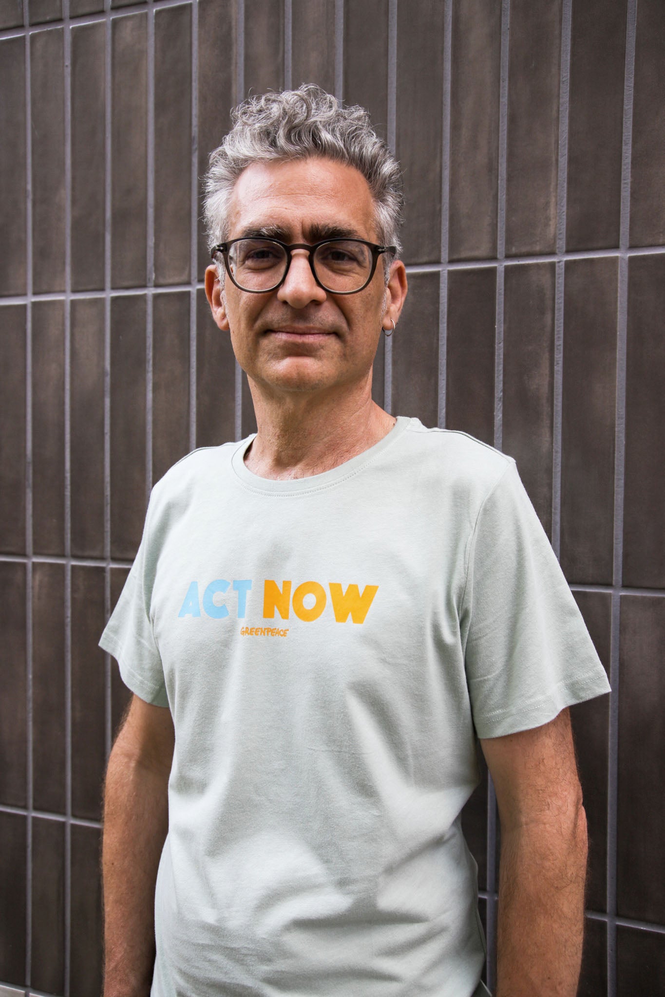 Unisex T-Shirt "Act Now" mattgrün