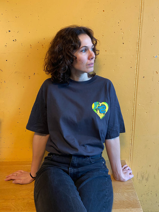 Unisex T-Shirt “Protect Amazonia - Protect Life” Verblasstes Schwarz Tiefgrau