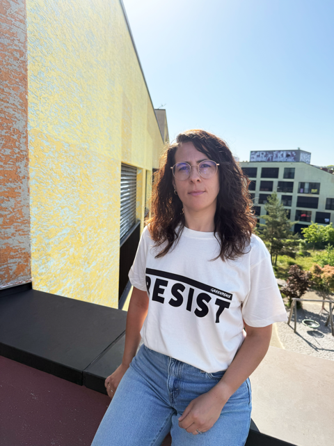 Unisex T-Shirt "RESIST" Naturweiss